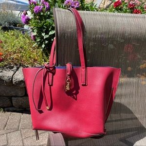 Travanti Pebble Leather Purse